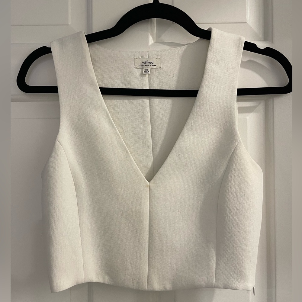 Wilfred White V Neck Crop Top